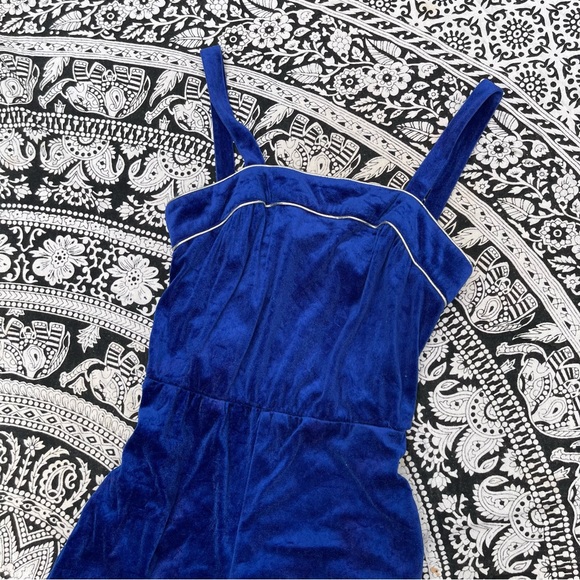 VINTAGE | 90s Velour Jumpsuit - Picture 3 of 5